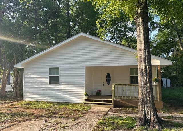 Property at 615 Carter, Picayune, MS 39466, 3 beds, 2 baths
