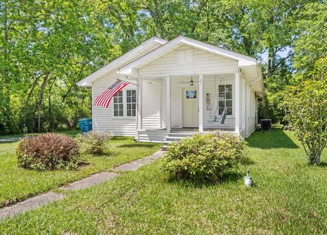 Property at 309 Dozier St, Picayune, MS 39466, 2 beds, 2 baths