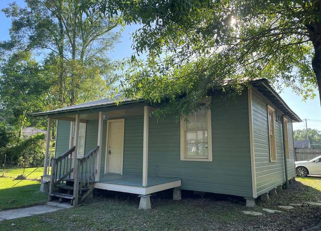 Property at 621 N Haugh Ave, Picayune, MS 39466, 2 beds, 1 bath
