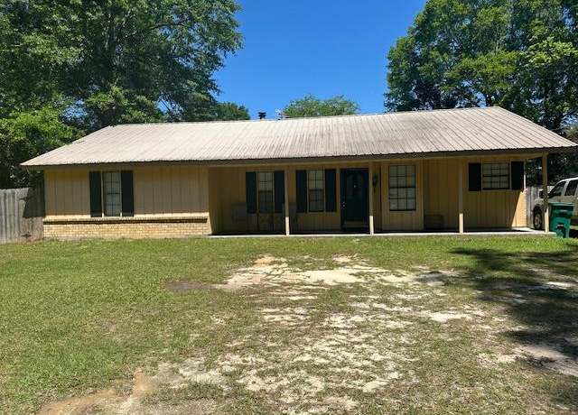 Property at 206 Glenwood, Carriere, MS 39426, 2 beds, 2 baths