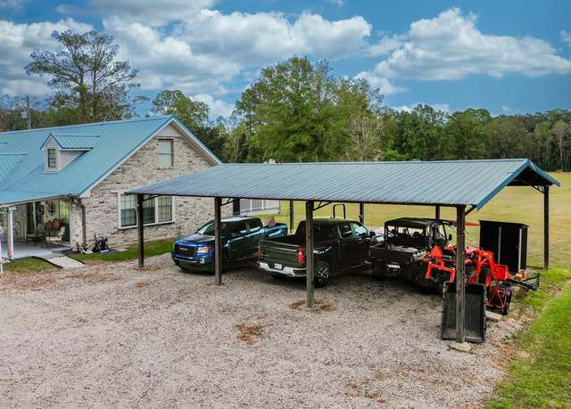 Property at 28 Meadow Ln, Picayune, MS 39466, 4 beds, 3 baths