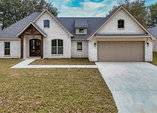 Property at 558 Fairway Dr, Picayune, MS 39466, 4 beds, 2 baths