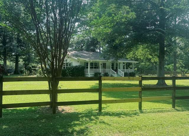 Property at 29 Fred Strain Rd, Carriere, MS 39426, 3 beds, 2 baths