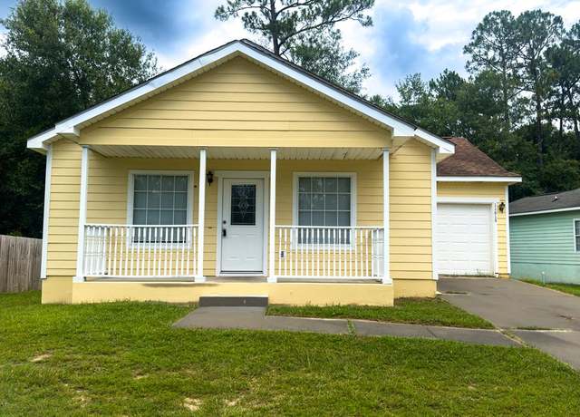 Property at 11619 Acorn Dr, Gulfport, MS 39503, 3 beds, 2 baths