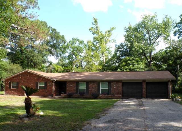 Property at 115 Woodmont Dr, Picayune, MS 39466, 3 beds, 2 baths