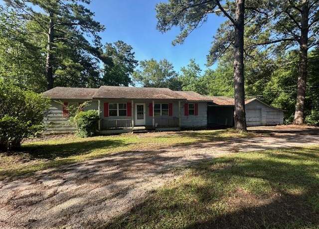 Property at 254 Lakeside Dr, Carriere, MS 39426, 3 beds, 2 baths