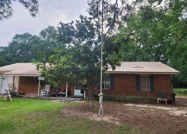 Property at 118 Quail St, Poplarville, MS 39470, 4 beds, 2 baths