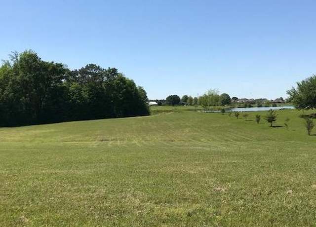 Property at 109 Shore Crest Cir, Carriere, MS 39426