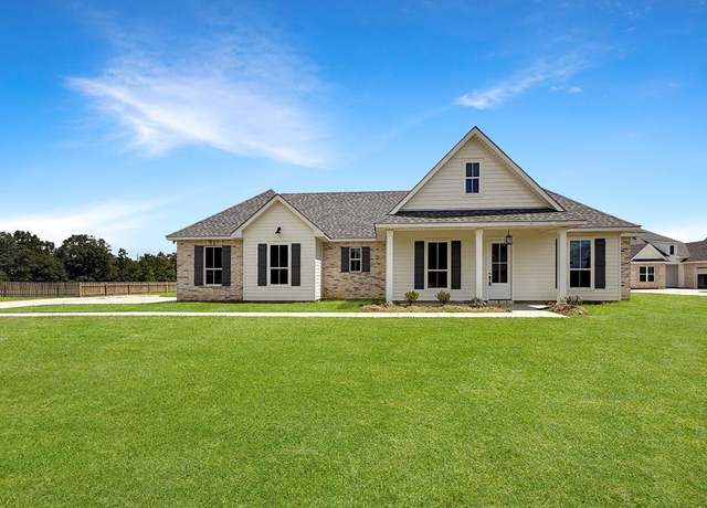 Property at 11 South Caesar Oaks Dr, Carriere, MS 39426, 4 beds, 2 baths