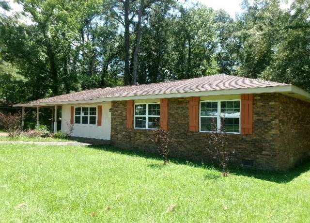 Property at 185 Westchester Dr, Picayune, MS 39466, 3 beds, 2 baths