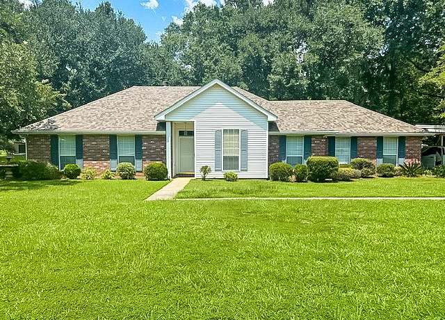 Property at 11 Rosewood Dr, Picayune, MS 39466, 4 beds, 2 baths