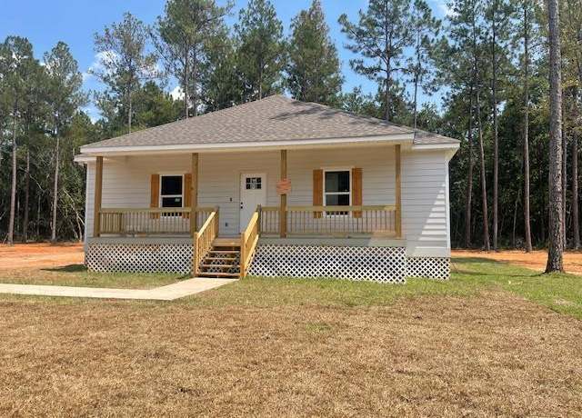 Property at 1715 East Lakeshore Dr, Carriere, MS 39426, 3 beds, 2 baths