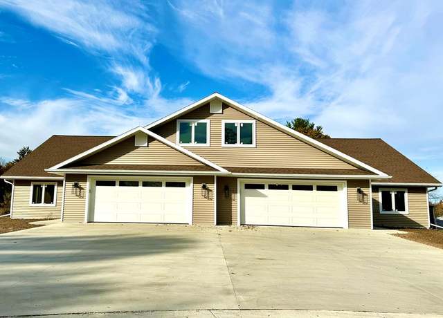 Property at 535 N 9th Ct, Sturgeon Bay, WI 54235, 2 beds, 2 baths