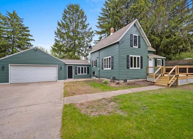 Property at 1007 Texas St, Sturgeon Bay, WI 54235, 3 beds, 1 bath