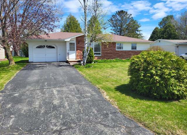 Property at 142 N 15th Dr, Sturgeon Bay, WI 54235, 3 beds, 1 bath