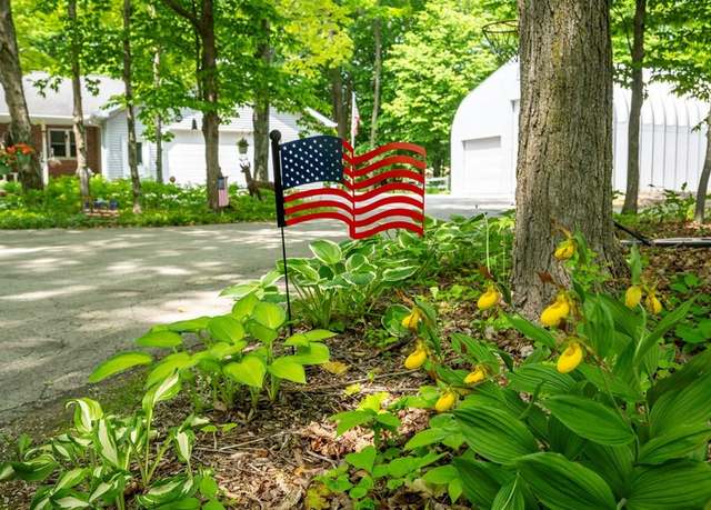 Property at 6885 Lost Lake Rd, Egg Harbor, WI 54209, 3 beds, 3 baths