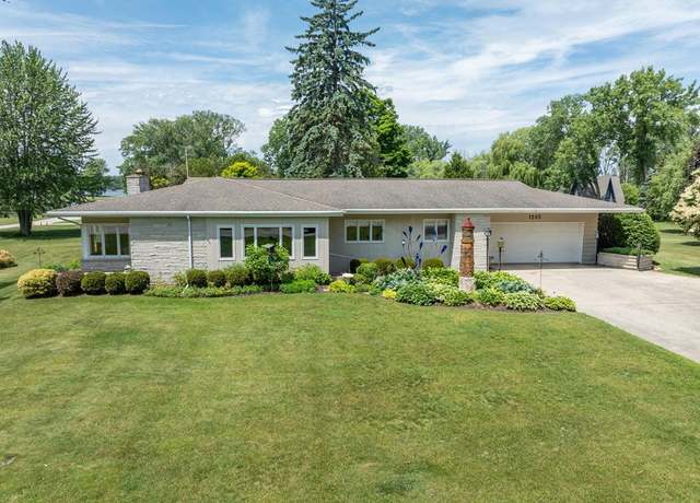 Property at 1205 N 3rd Ave, Sturgeon Bay, WI 54235, 2 beds, 2 baths