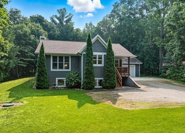 Property at 3946 Bay Shore Dr, Sturgeon Bay, WI 54235, 3 beds, 2.5 baths