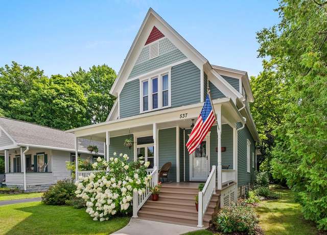 Property at 537 Kentucky St, Sturgeon Bay, WI 54235, 4 beds, 1.5 baths