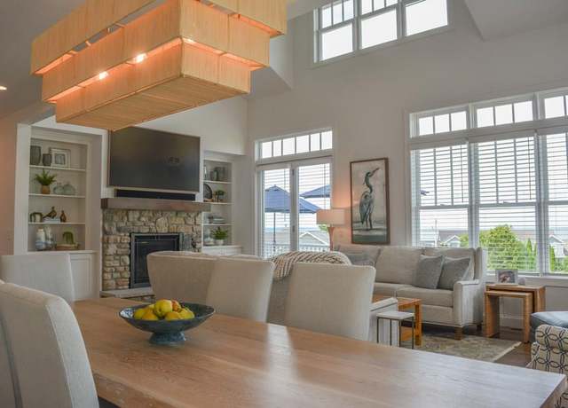 Property at 2275 Du Nord Ct #7, Sister Bay, WI 54234, 4 beds, 3.5 baths