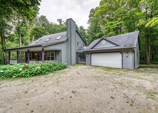 Property at 11940 Lakeview Rd, Ellison Bay, WI 54210, 3 beds, 2 baths