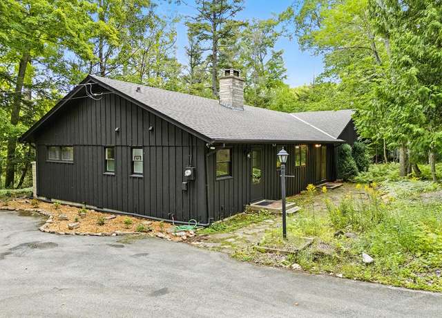 Property at 10682 Forest Ln, Sister Bay, WI 54234, 5 beds, 4 baths