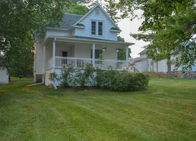 Property at 532 N 8th Ave, Sturgeon Bay, WI 54235, 4 beds, 1 bath