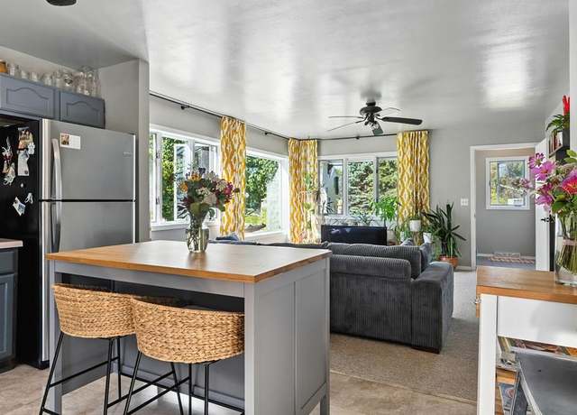 Property at 948 S Ithaca Pl, Sturgeon Bay, WI 54235, 3 beds, 1.5 baths