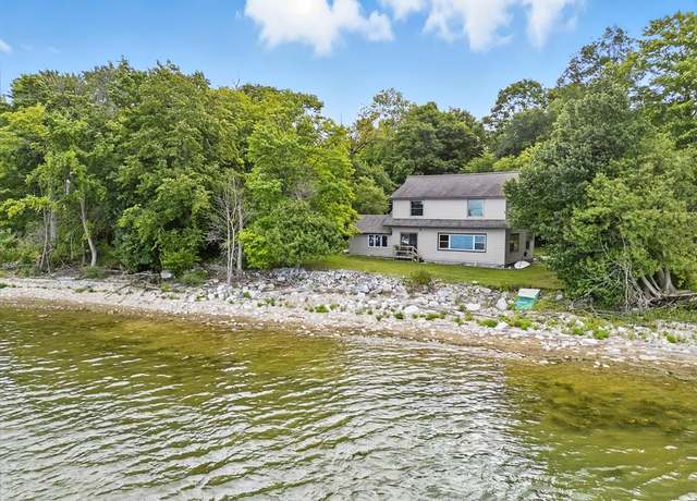 Property at 1337 N Bay Shore Rd, Brussels, WI 54204, 3 beds, 1 bath