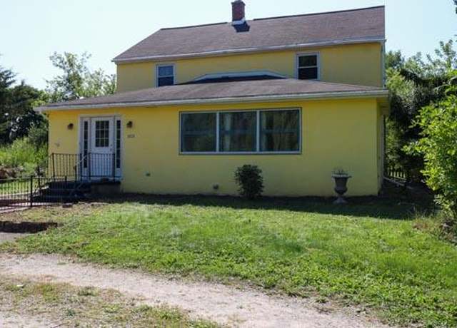 Property at 4072 Champeau Rd, New Franken, WI 54229, 5 beds, 2.5 baths