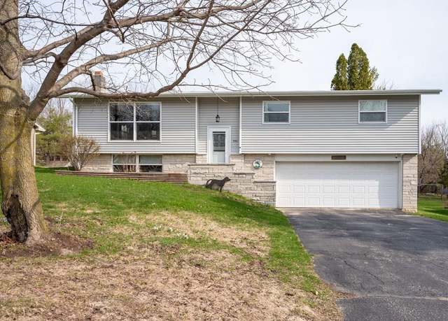 Property at 734 Hickory St, Sturgeon Bay, WI 54235, 3 beds, 1.5 baths
