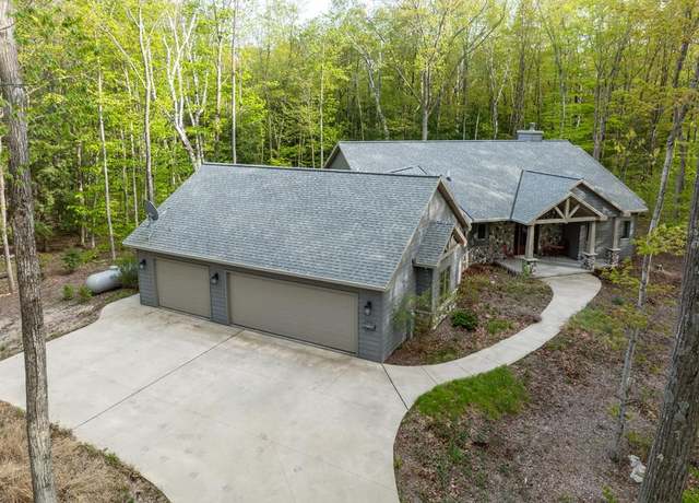 Property at 6286 Maple Run Ln, Egg Harbor, WI 54209, 3 beds, 2.5 baths