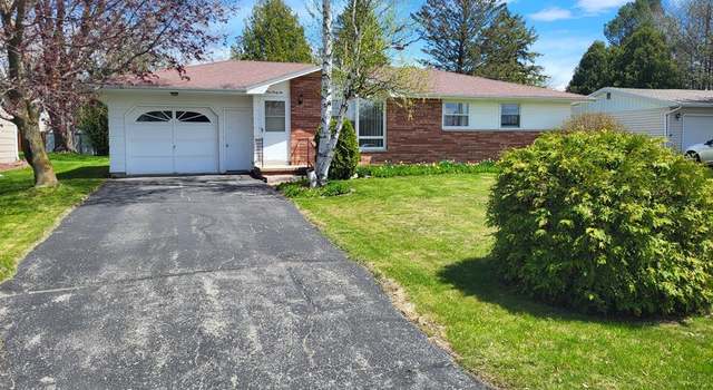 Photo of 142 N 15th Dr, Sturgeon Bay, WI 54235