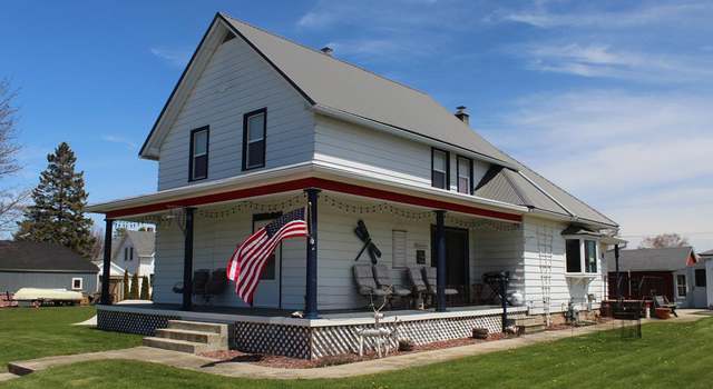 Photo of 1020 7th St, Algoma, WI 54201