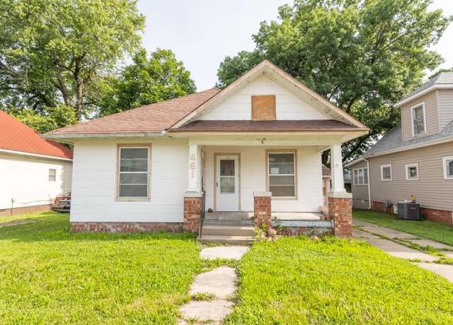 Property at 461 E Burkhart St, Moberly, MO 65270, 3 beds, 1 bath