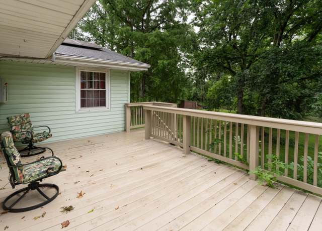 Property at 720 St Charles St, Moberly, MO 65270, 4 beds, 2 baths