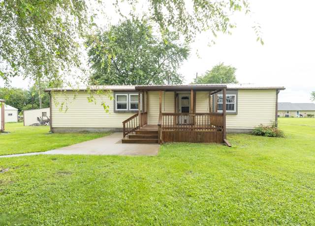 Property at 1409 N Church St, Marceline, MO 64658, 3 beds, 2 baths