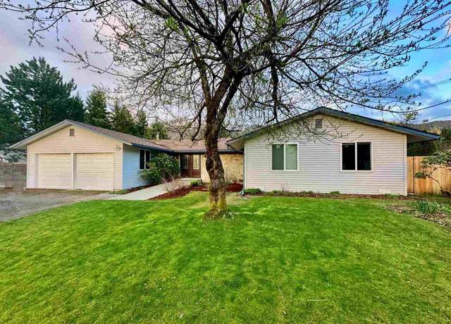 Property at 9341 Center Ct, Juneau, AK 99801, 4 beds, 2.5 baths