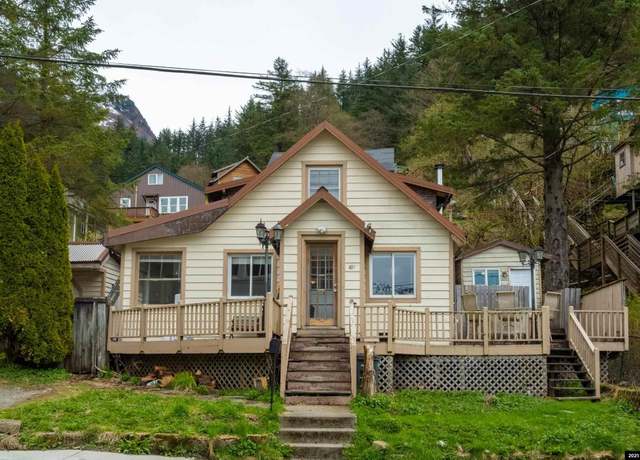 Property at 401 Harris St, Juneau, AK 99801, 3 beds, 2 baths