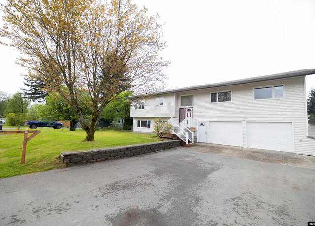 Property at 2315 Meadow Ln, Juneau, AK 99801, 4 beds, 3 baths