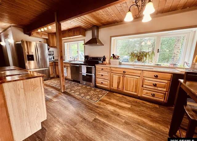 Property at 6041 Pine St, Juneau, AK 99801, 3 beds, 2.5 baths