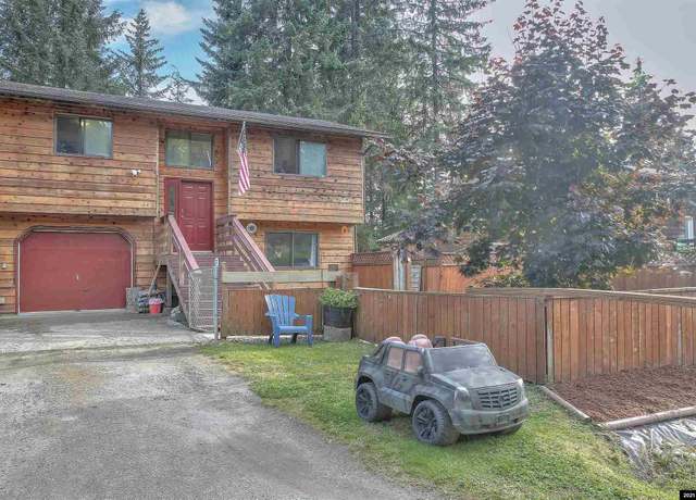 Property at 1013 Arctic Cir, Juneau, AK 99801, 4 beds, 2 baths