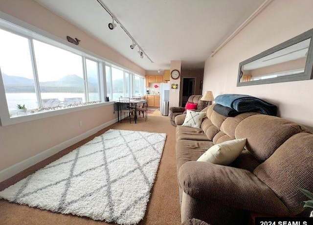 Property at 2415 Hemlock Ave, Ketchikan, AK 99901, 1 bed, 1 bath