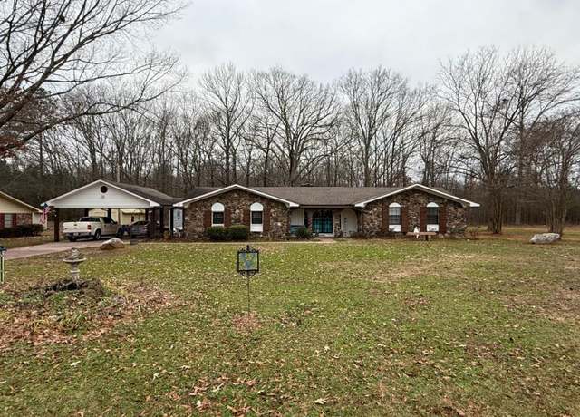 Property at 211 Blackwell St, Tupelo, MS 38804, 3 beds, 2 baths