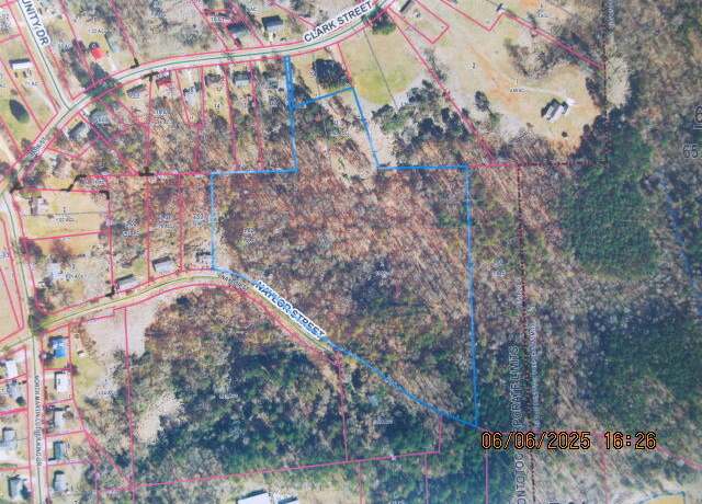 Property at Naylor St, Pontotoc, MS 38863