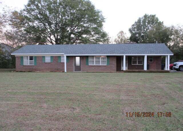 Property at 184 Aviation Ln, Pontotoc, MS 38863, 3 beds, 2 baths