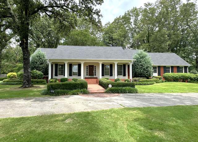 Property at 2378 Amelia Ln, Tupelo, MS 38801, 4 beds, 3.5 baths