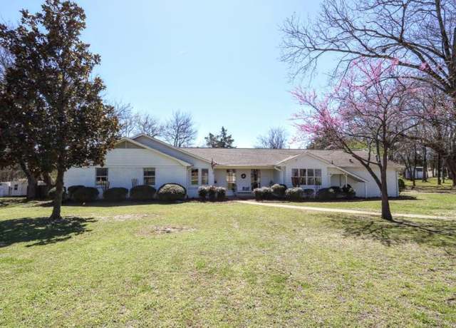 Property at 2319 Crestwood, Tupelo, MS 38801, 4 beds, 2.5 baths