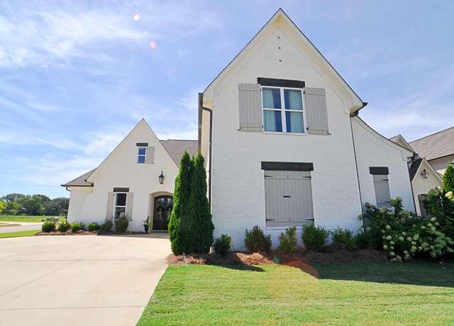 Property at 1270 Highline Dr, Tupelo, MS 38801, 4 beds, 3.5 baths