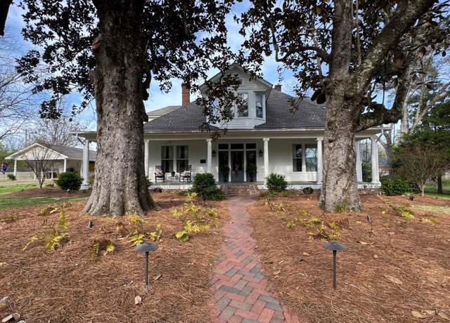 Property at 155 North Second St, Saltillo, MS 38866, 4 beds, 2.5 baths